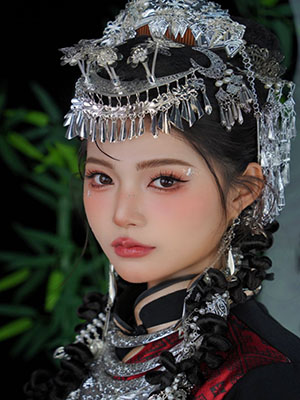 苗疆少女